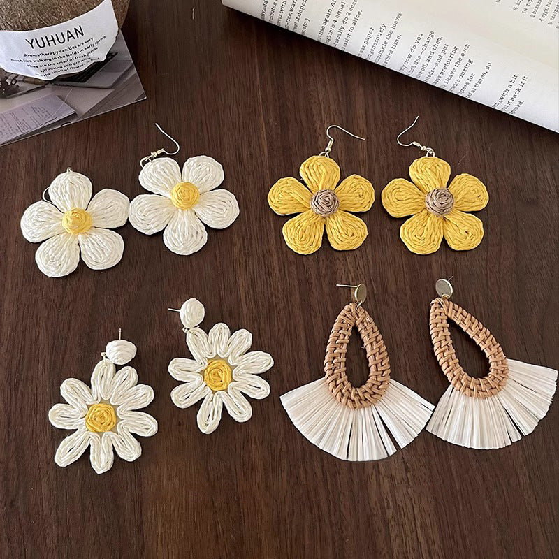 Summer Straw Woven Daisy Earrings